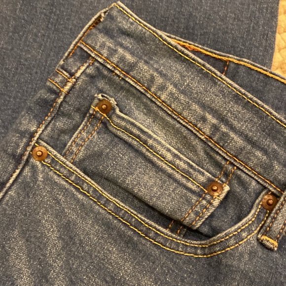 Men’s Levi 541 Jeans - Picture 8 of 11